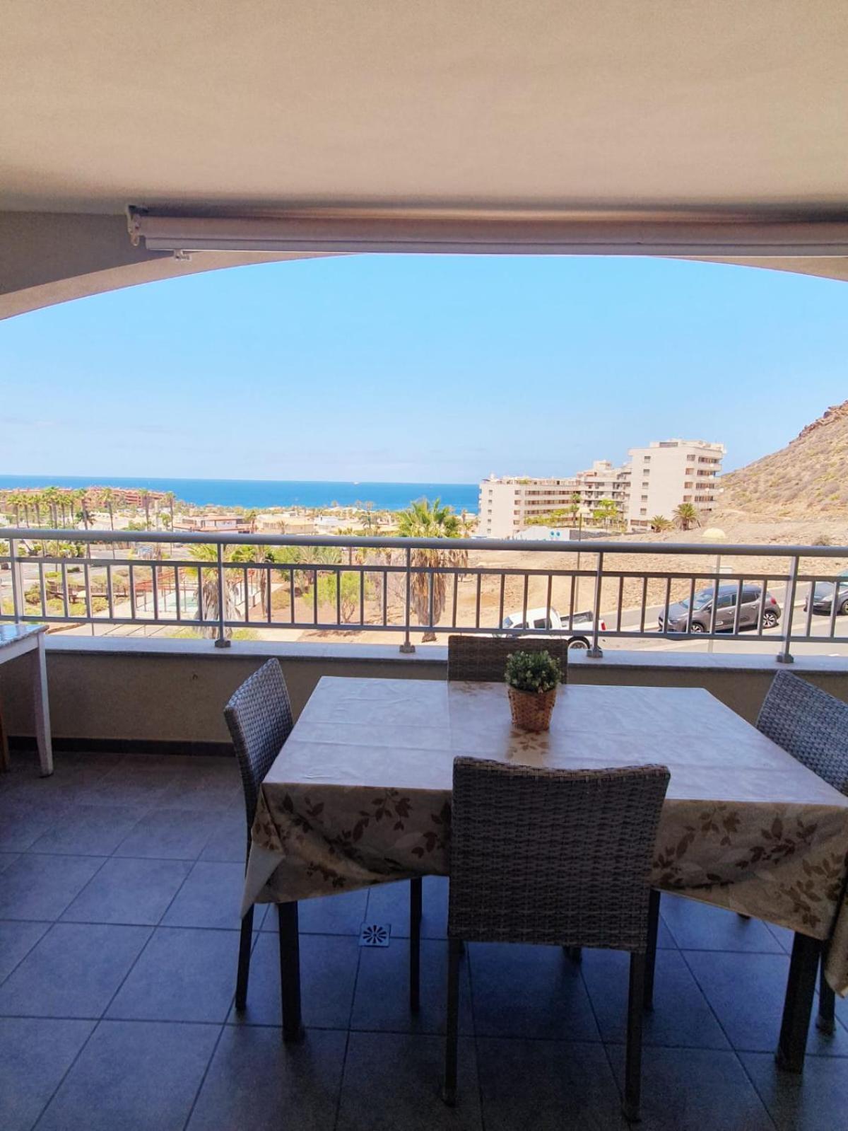 Comfortable Apartment With Amazing Sea Views Palm-mar Exterior photo